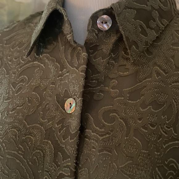 Ladies button front blouse - Picture 2 of 9